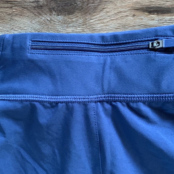Under Armour sz XS running shorts euc super lightweight - Picture 5 of 6